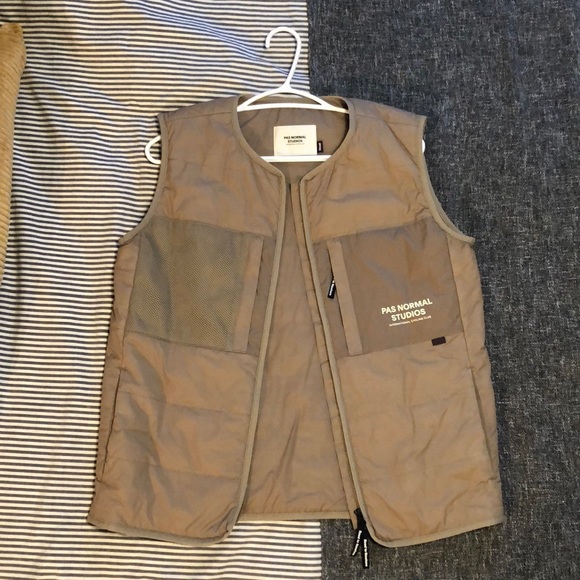 Pas normal studio commute vest UNISEX - Picture 1 of 8